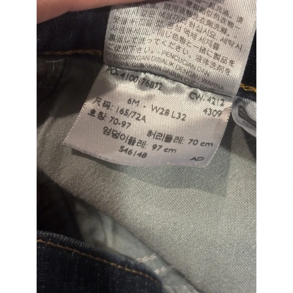 Levis *** tag